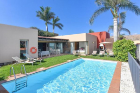 Villa Salobre Golf Siete | Luxury Retreat in Gran Canaria | Private Outdoor Heatable Pool | BBQ Facilities | Shaded Outdoor Dining Area | Salobre Golf Resort